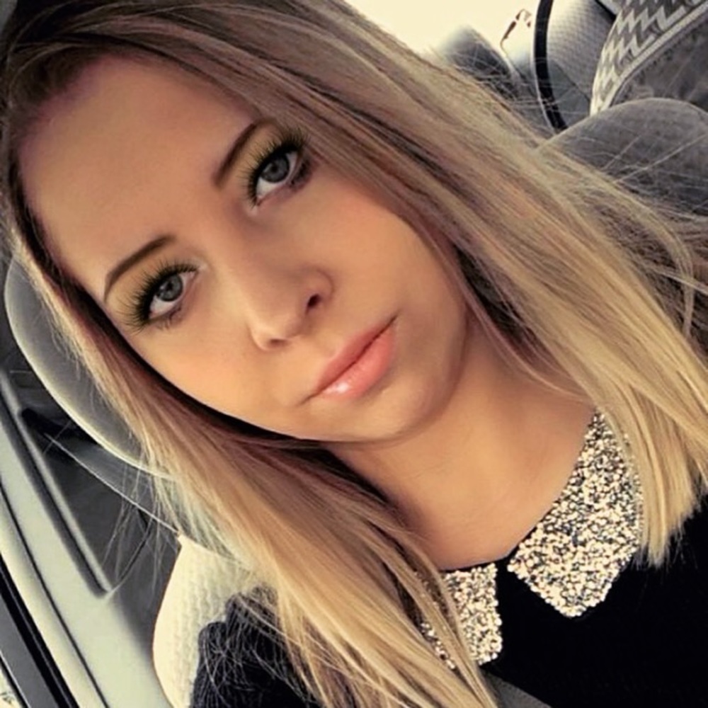 Meet your Posher, Caitlin